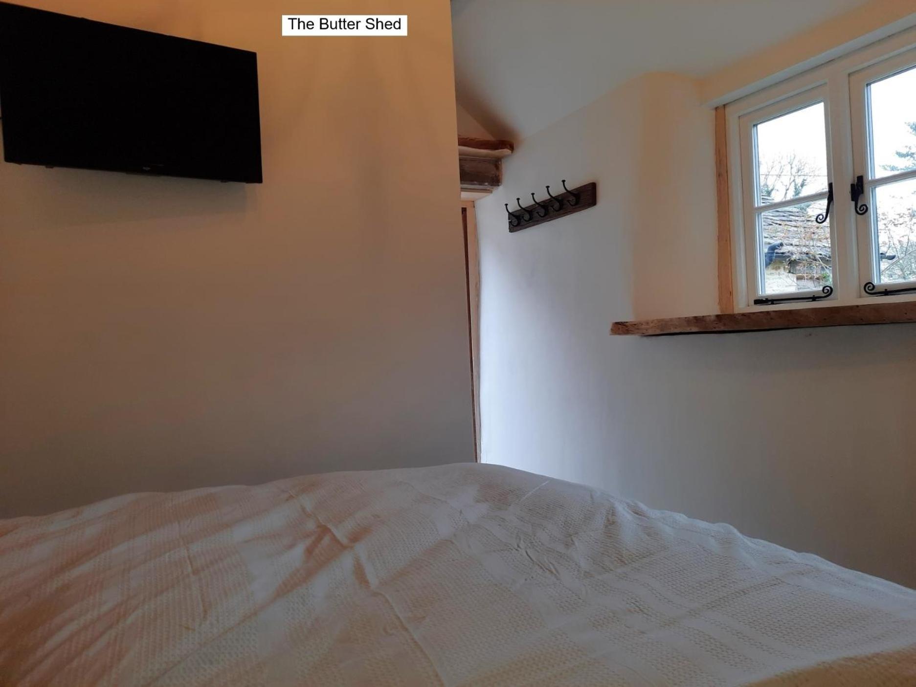 Cotswold Cottage Bed & Breakfast Luckington ภายนอก รูปภาพ