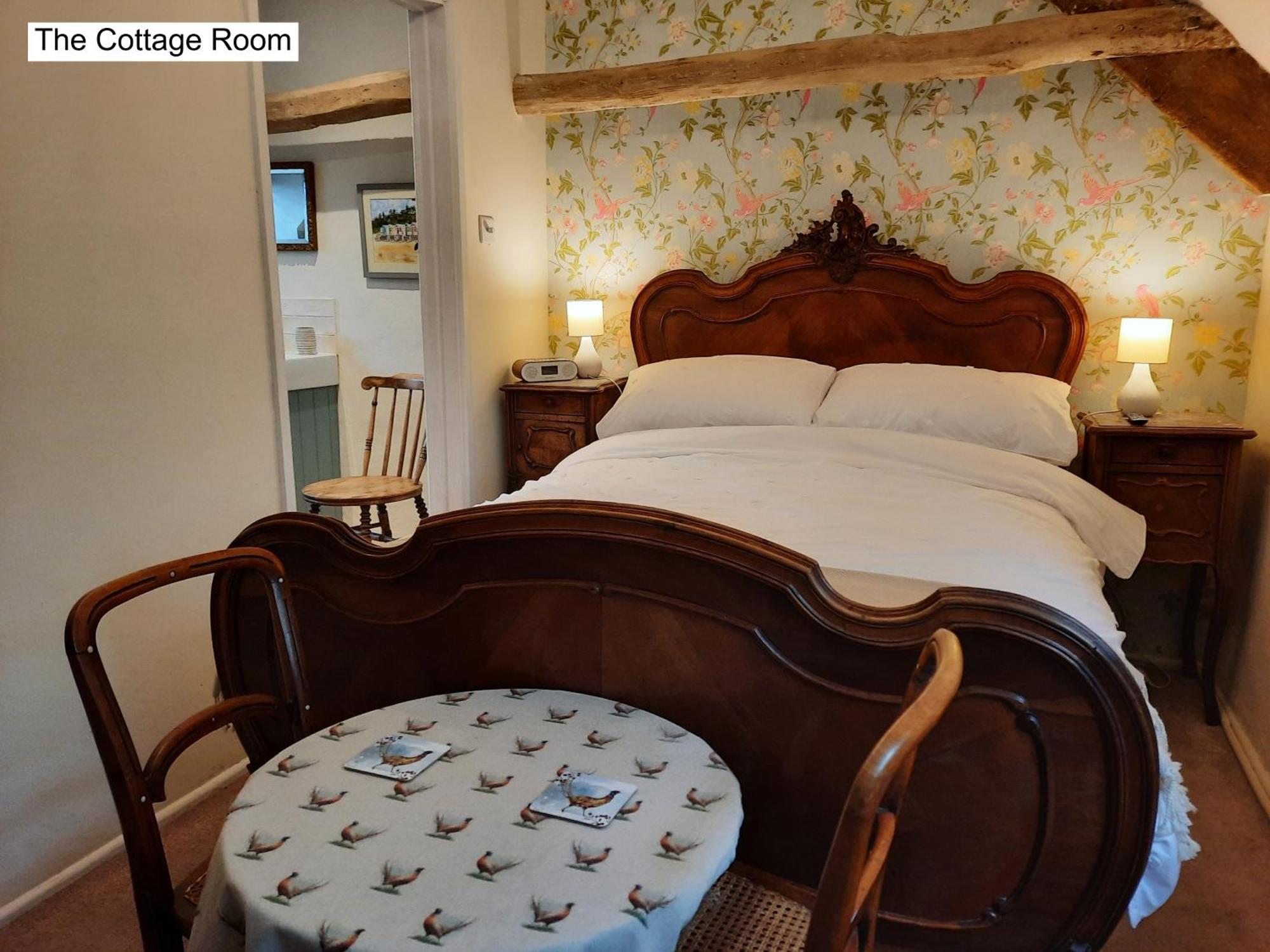 Cotswold Cottage Bed & Breakfast Luckington ภายนอก รูปภาพ