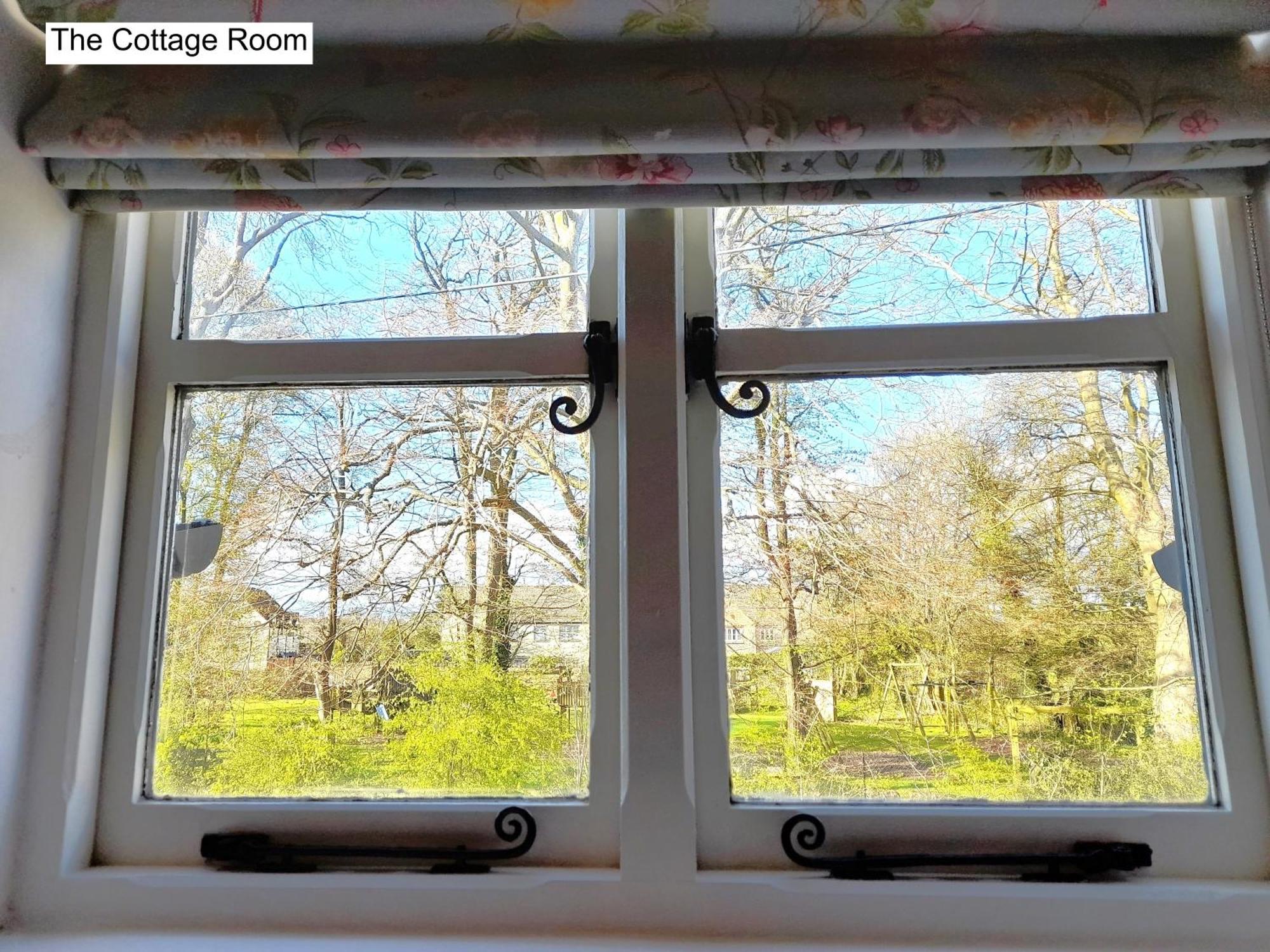 Cotswold Cottage Bed & Breakfast Luckington ภายนอก รูปภาพ