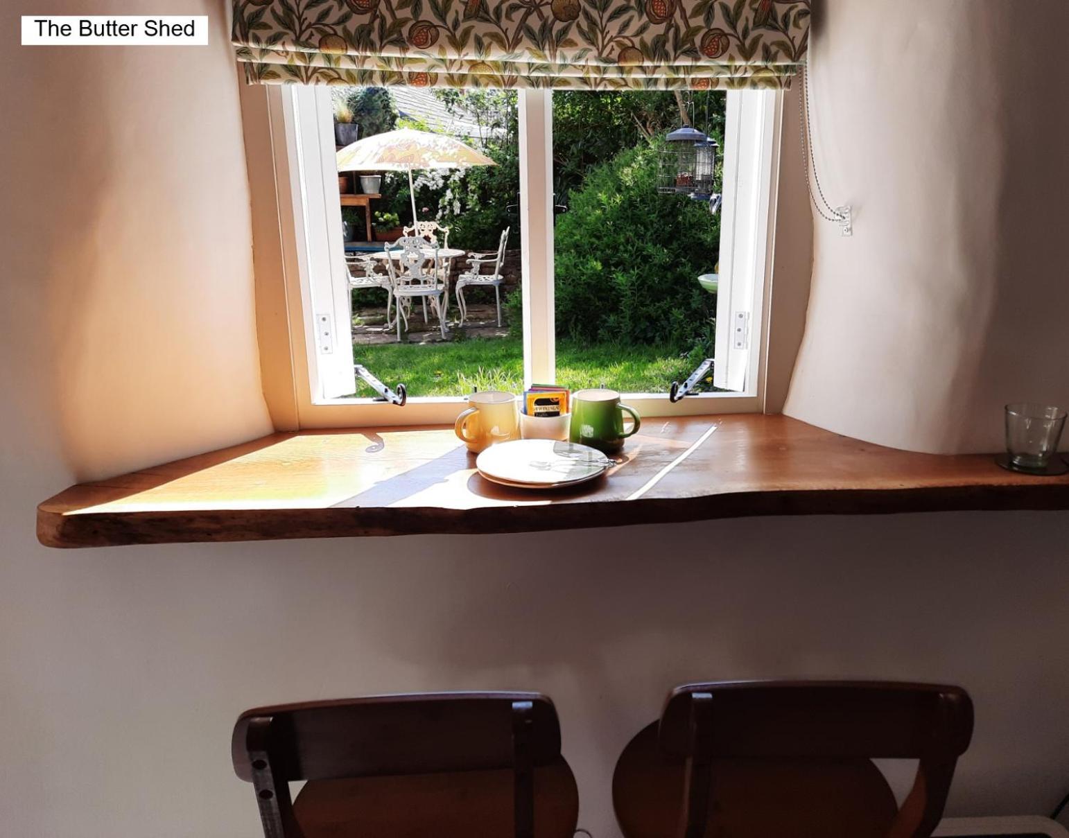 Cotswold Cottage Bed & Breakfast Luckington ภายนอก รูปภาพ